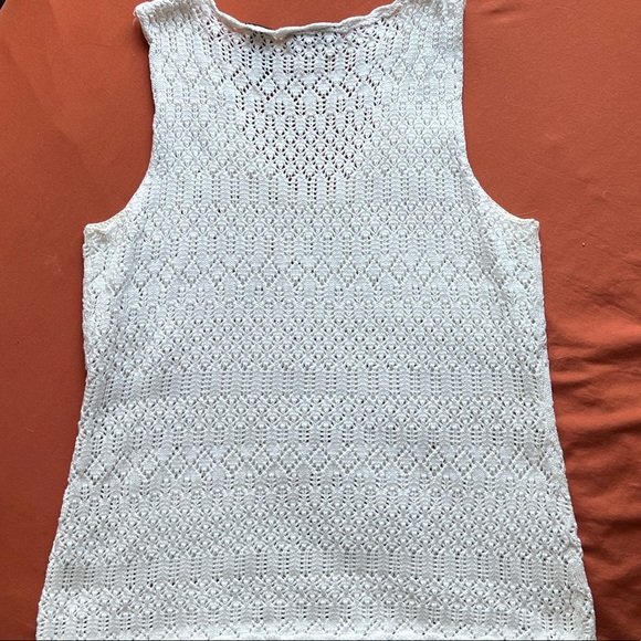 VINTAGE DAINTY CROCHET WHITE TANK TOP - Picture 4 of 4
